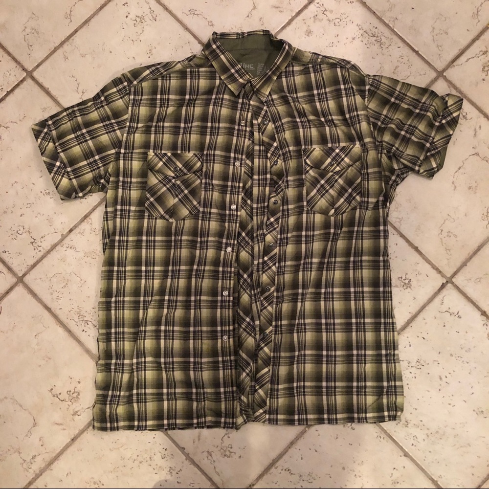 Kuhl short sleeve button down snap shirt